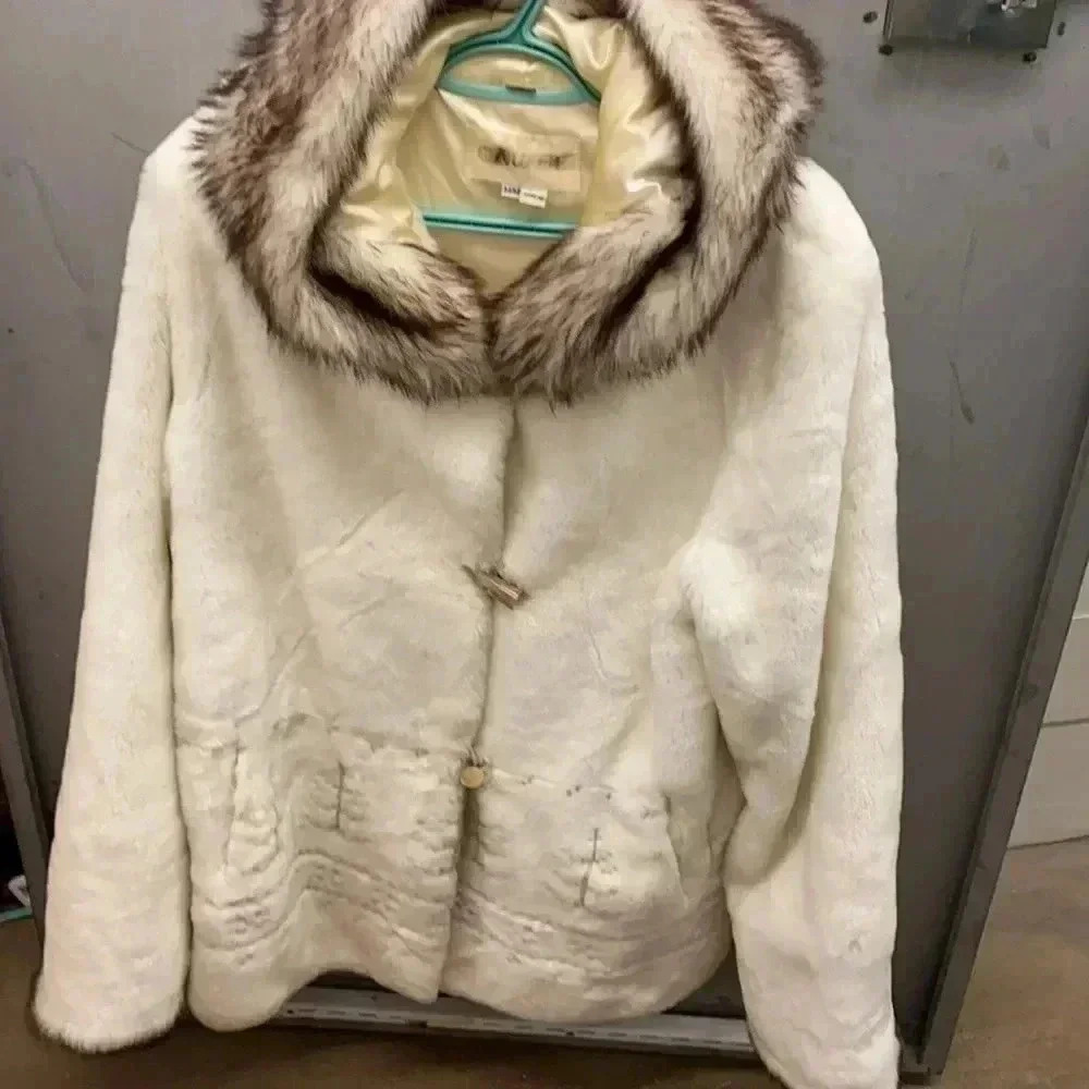 Faux‎ fur vintage winter  coat with tree details